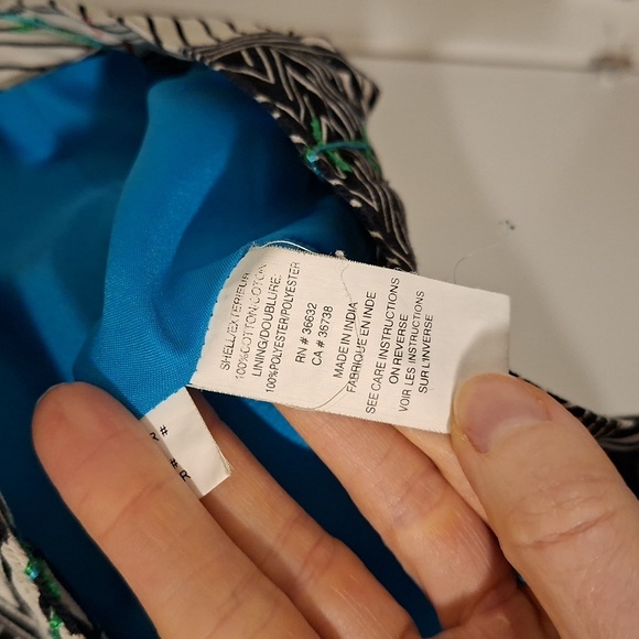 Attitude Women's Graphic/Monochrome Embroidered Patterned Jacket (Size L) - Picture 10 of 10